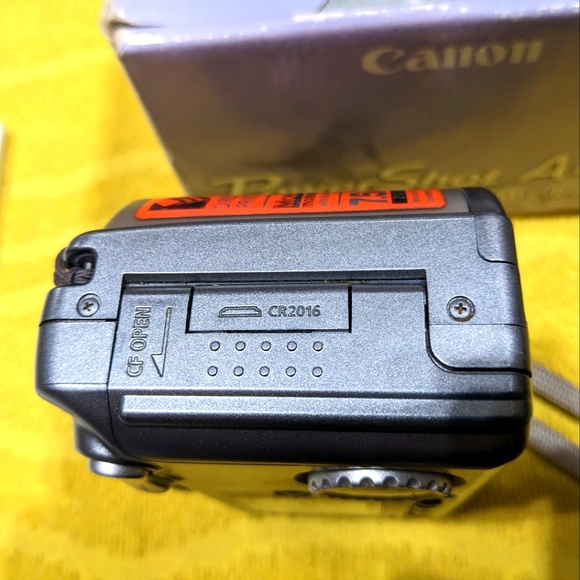 Canon PowerShot A40 Digital Camera Bundle - Picture 5 of 11